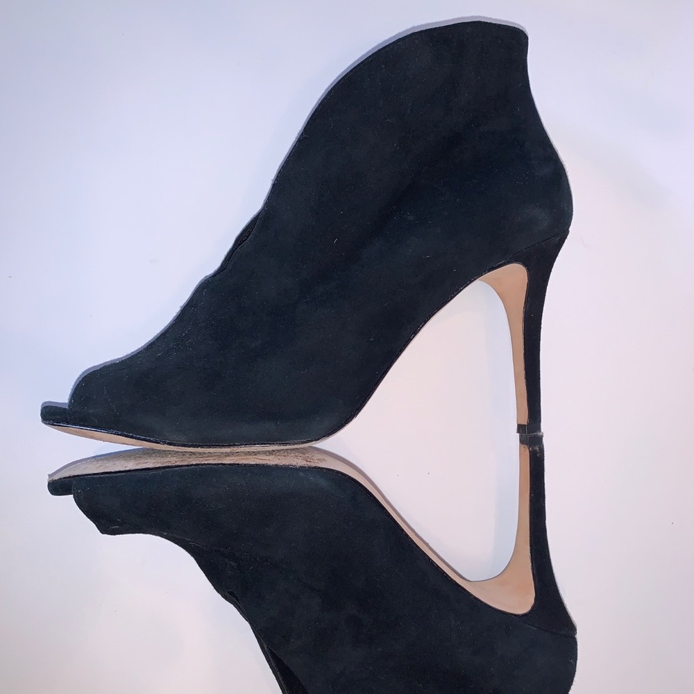 Vc Signature Ronan Suede Peep Toe Bootie
